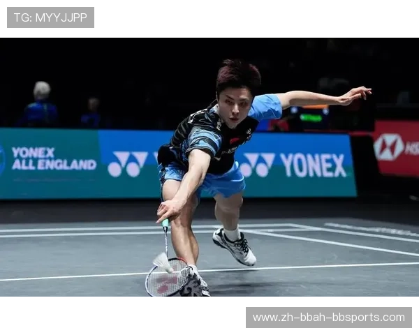 羽毛球明星装备